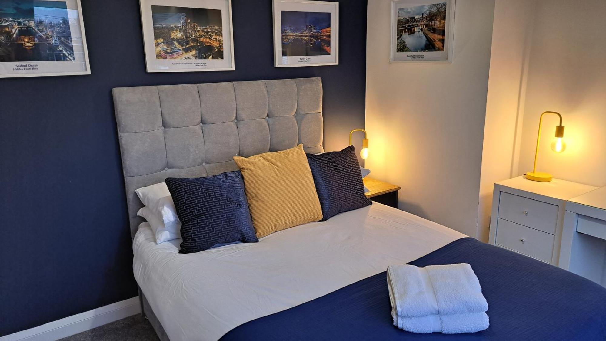 The Heart - Cosy 3 Bedroom House With Double Driveway And Garden In Manchester Eksteriør bilde