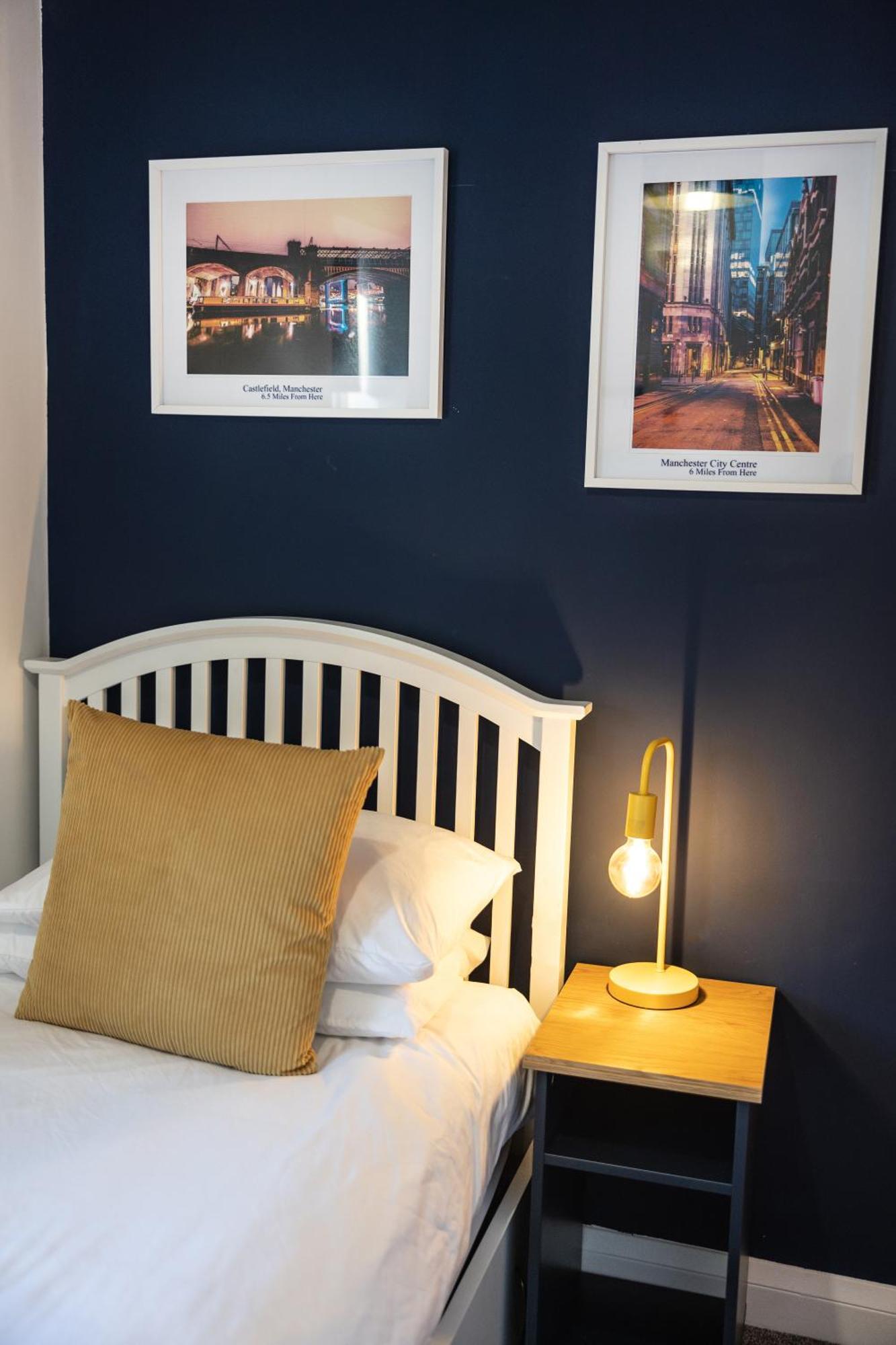 The Heart - Cosy 3 Bedroom House With Double Driveway And Garden In Manchester Eksteriør bilde