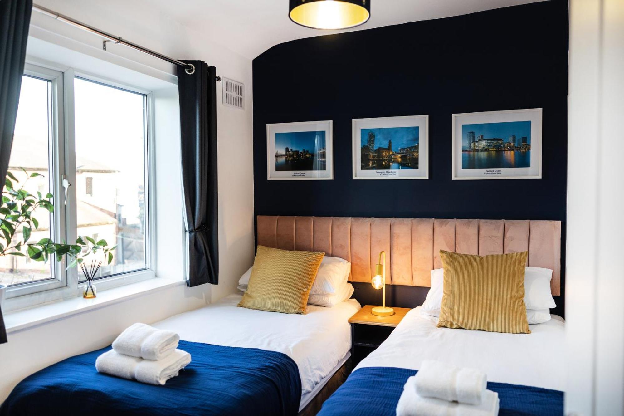 The Heart - Cosy 3 Bedroom House With Double Driveway And Garden In Manchester Eksteriør bilde