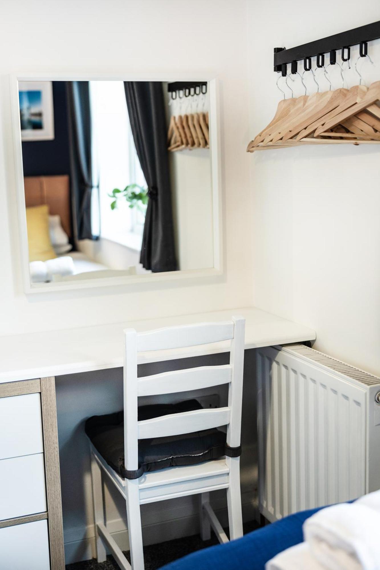 The Heart - Cosy 3 Bedroom House With Double Driveway And Garden In Manchester Eksteriør bilde