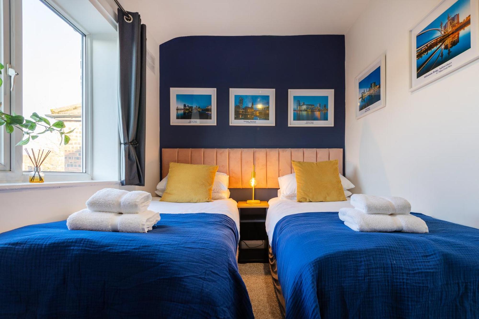 The Heart - Cosy 3 Bedroom House With Double Driveway And Garden In Manchester Eksteriør bilde