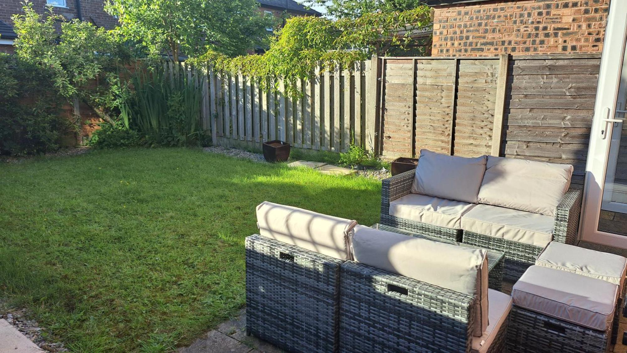 The Heart - Cosy 3 Bedroom House With Double Driveway And Garden In Manchester Eksteriør bilde